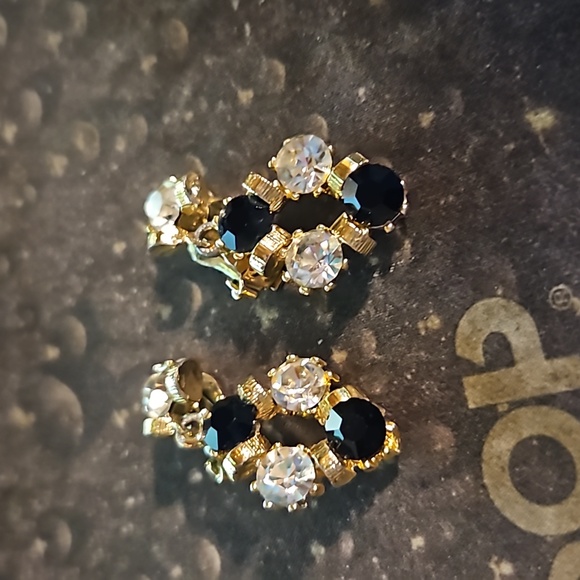 Vintage Clear Jet Black Glass Rhinestone Clip Earrings - Picture 2 of 4